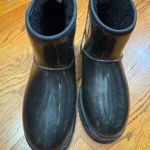 UGG classic clear mini boot